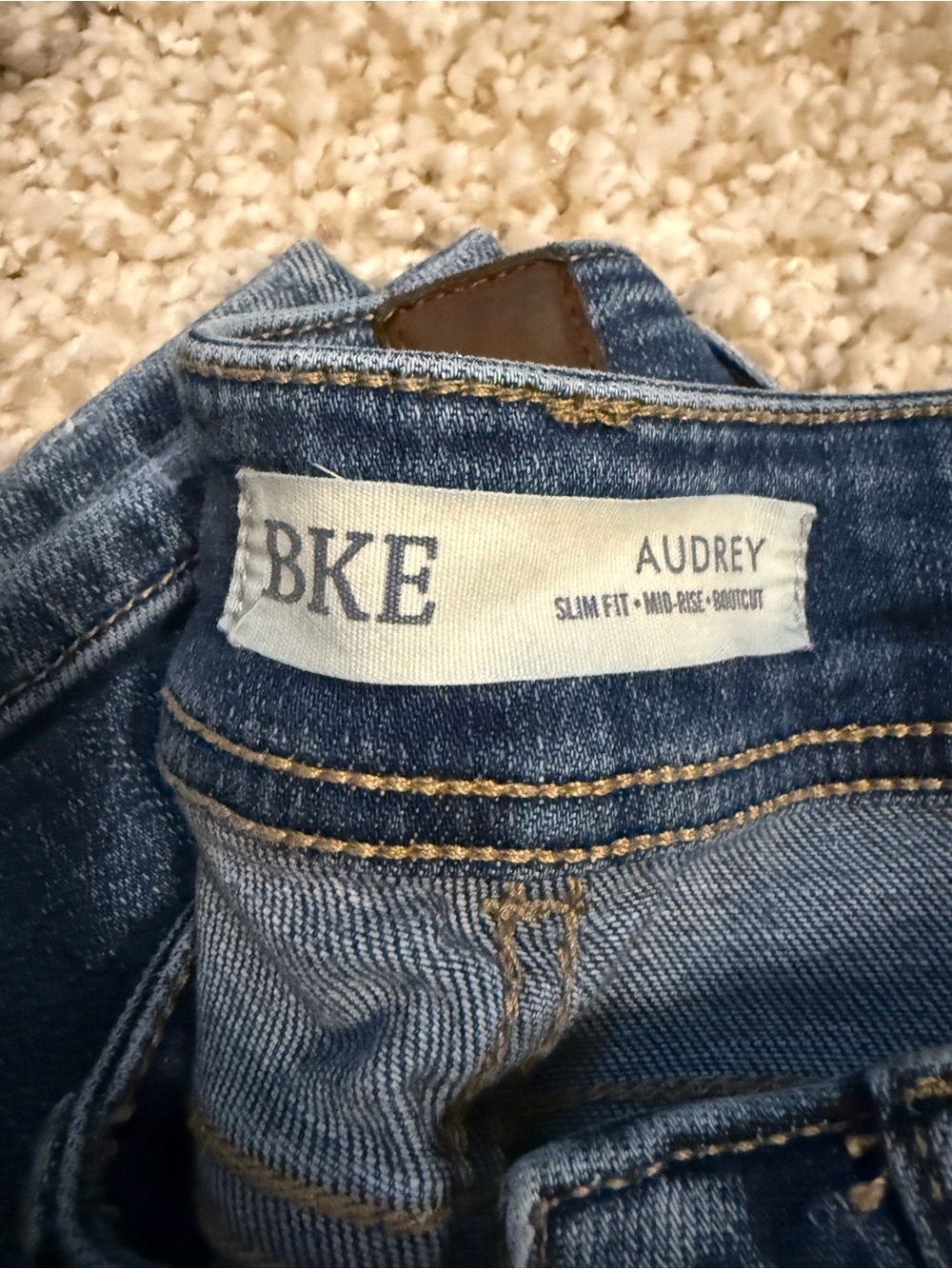 BKE Audrey Women's Slim Fit Bootcut Jeans in Light Blue Wash - 24R - Picture 5 of 5